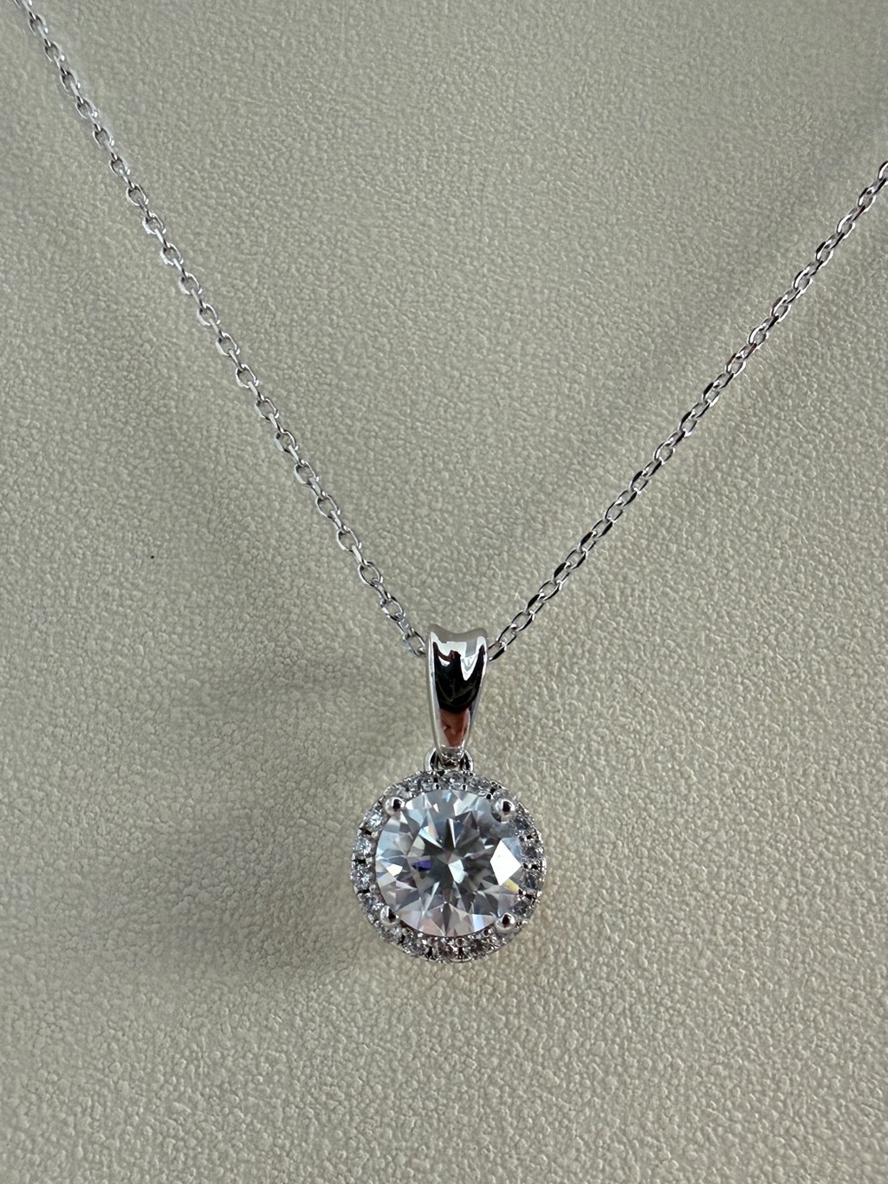 S925 Moissanite Round Halo Diamond Pendant Necklace